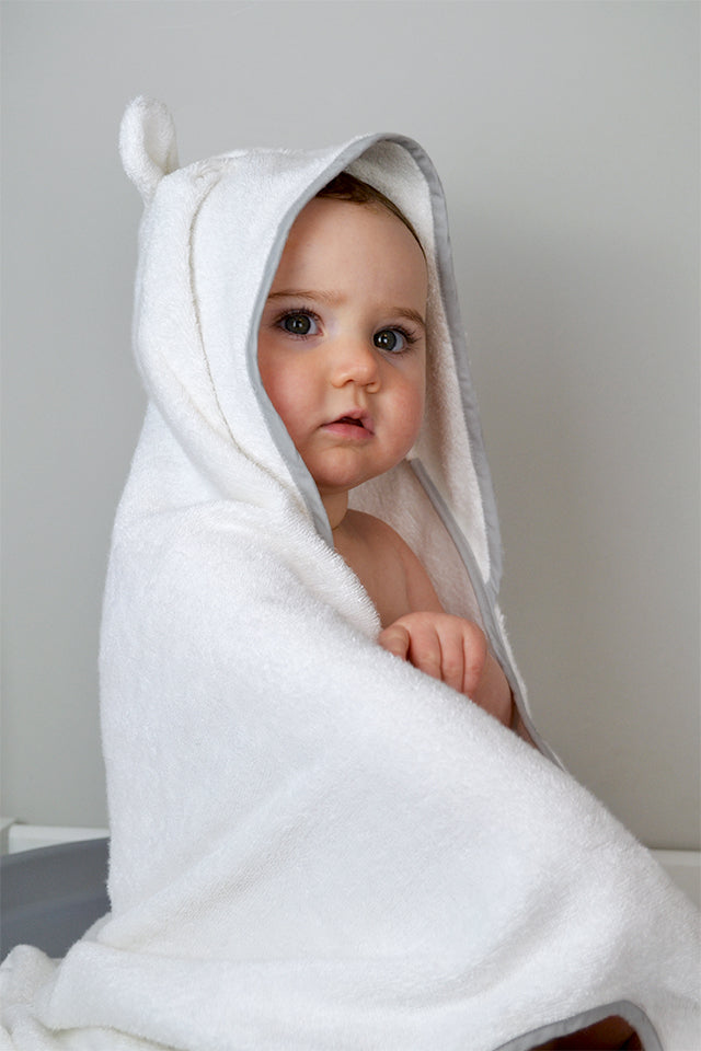 Shnuggle Wearable Towel White