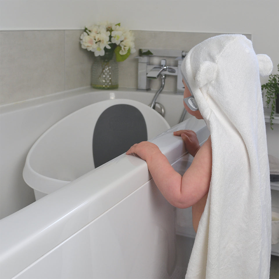 Shnuggle Wearable Towel White