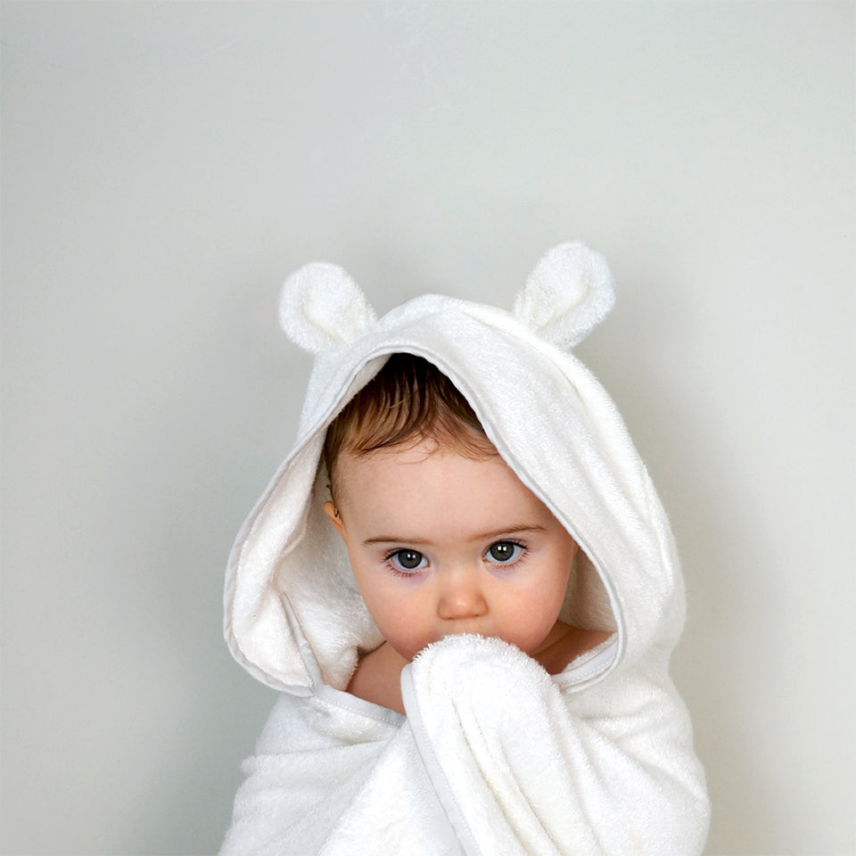 Shnuggle Wearable Towel White